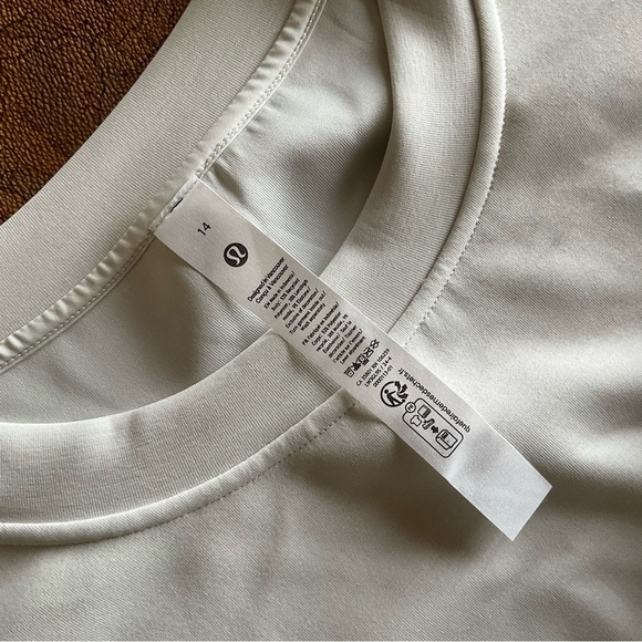 Lululemon Softstreme Perfectly Oversized Cropped Crew, Bone, size 14 - Picture 4 of 6